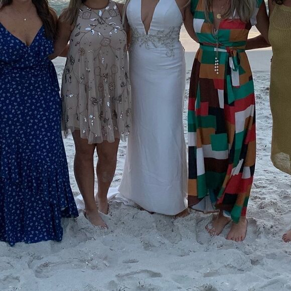 David’s Bridal embellished plunge wedding gown 2 - Picture 7 of 7